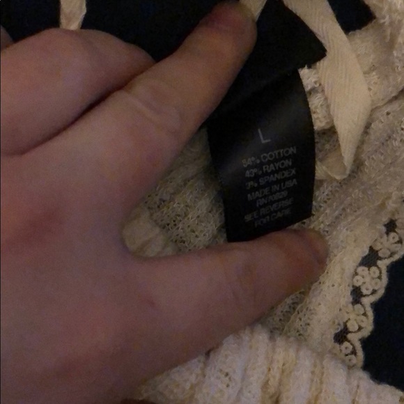 A shirt - Picture 3 of 3